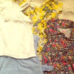 Used Old Navy tops. In great condition.